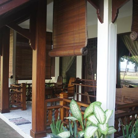 Batu Bolong Cottages Mangsit Exterior foto
