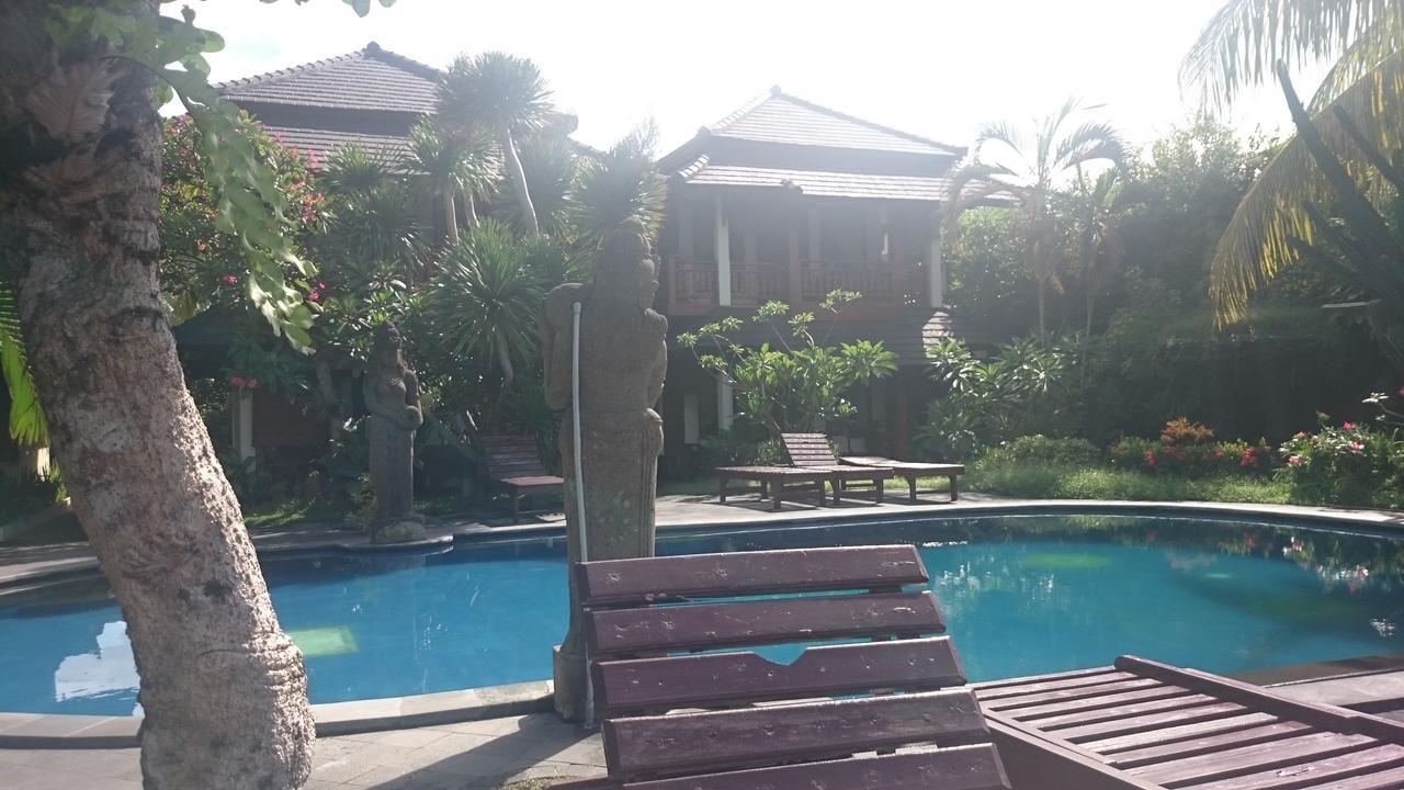 Batu Bolong Cottages Mangsit Exterior foto