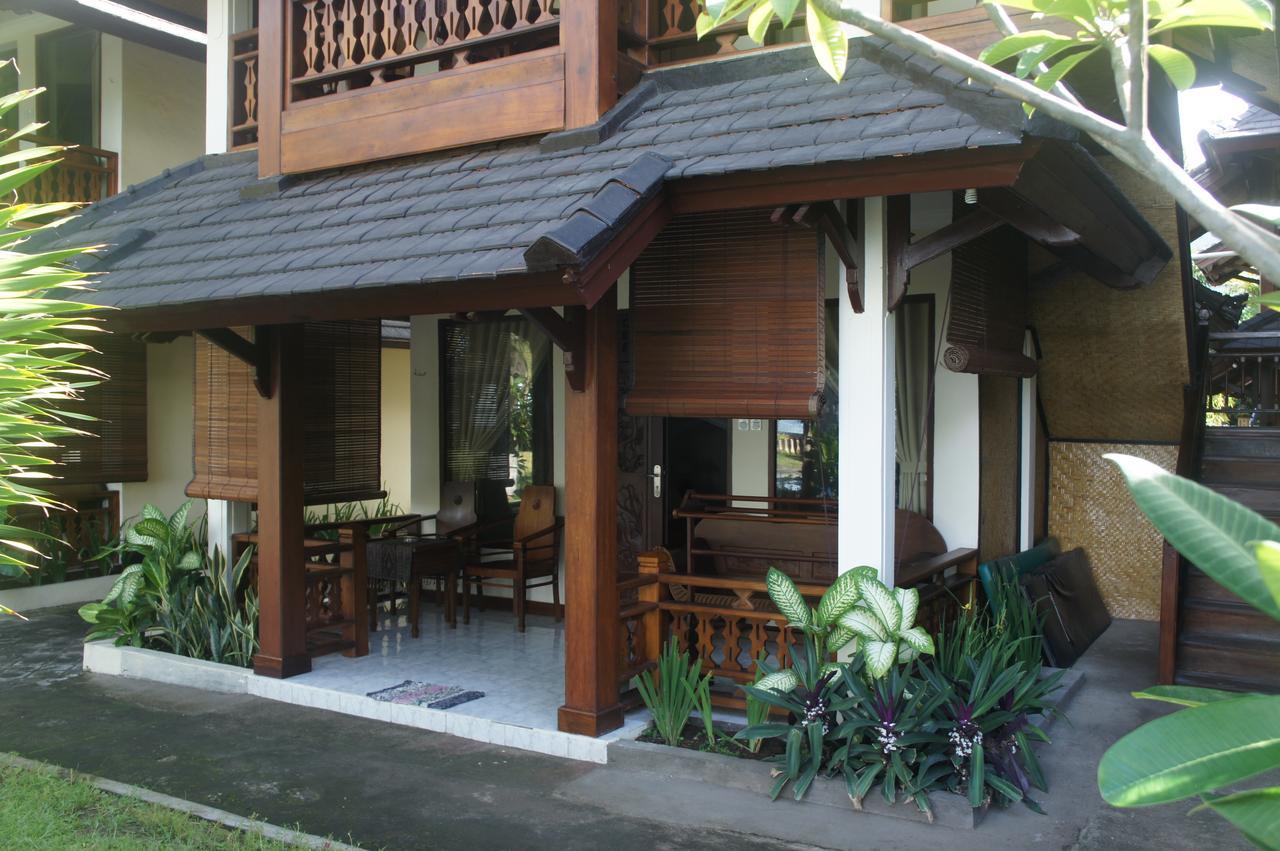 Batu Bolong Cottages Mangsit Exterior foto