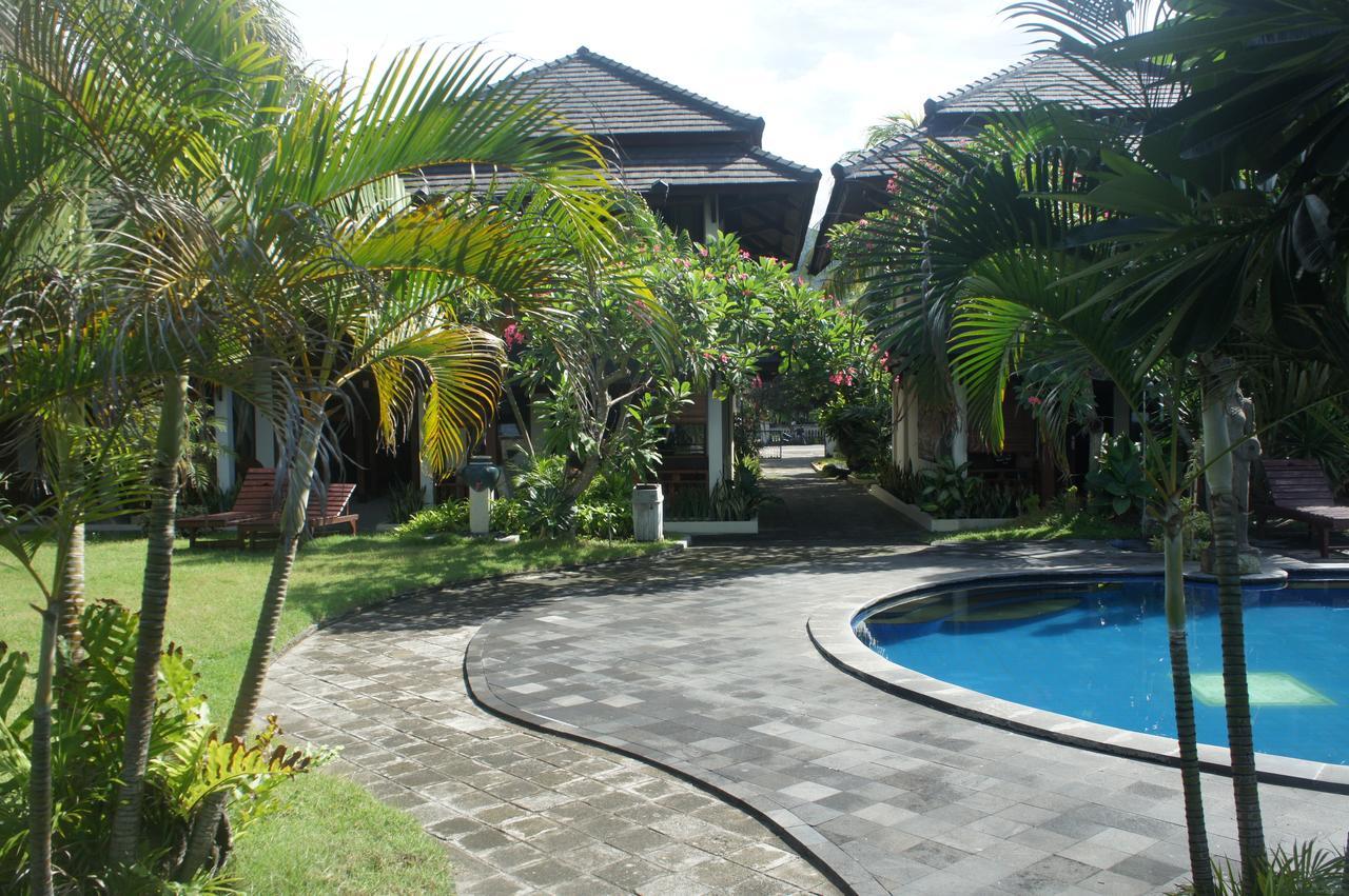 Batu Bolong Cottages Mangsit Exterior foto